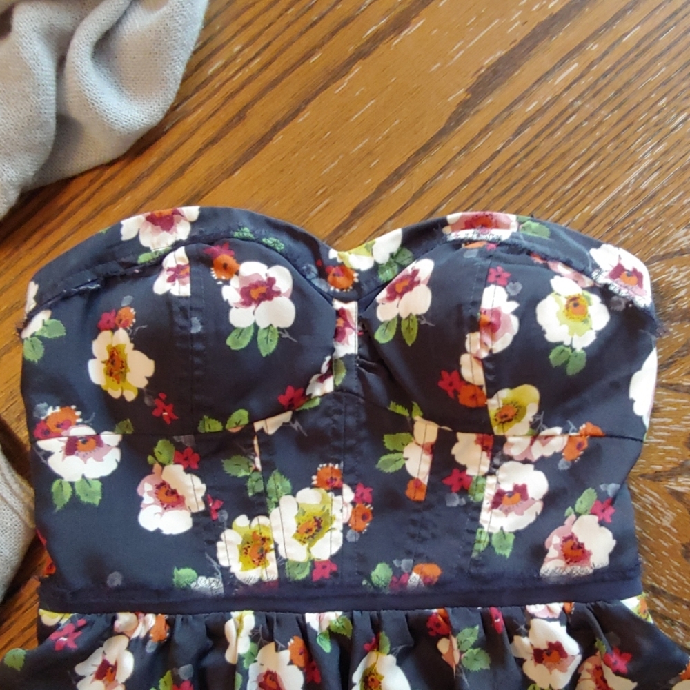 American Eagle Strapless Floral Flowy Corset Dress - Picture 3 of 8